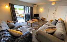 Chamberlain House - 3 Bedroom House By Manly Beach